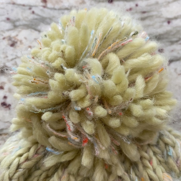 Appaman Toddler Crochet Beanie with Pom 6-18M - Picture 4 of 5